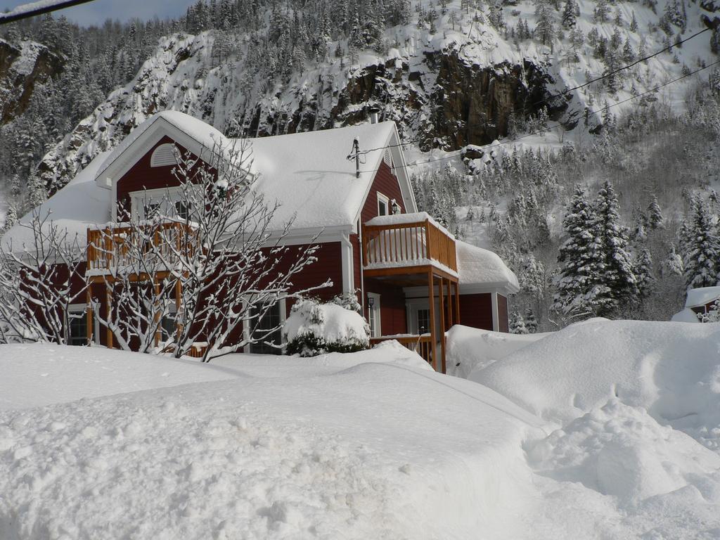 B&B Les Deux Pignons Petit-Saguenay Eksteriør billede