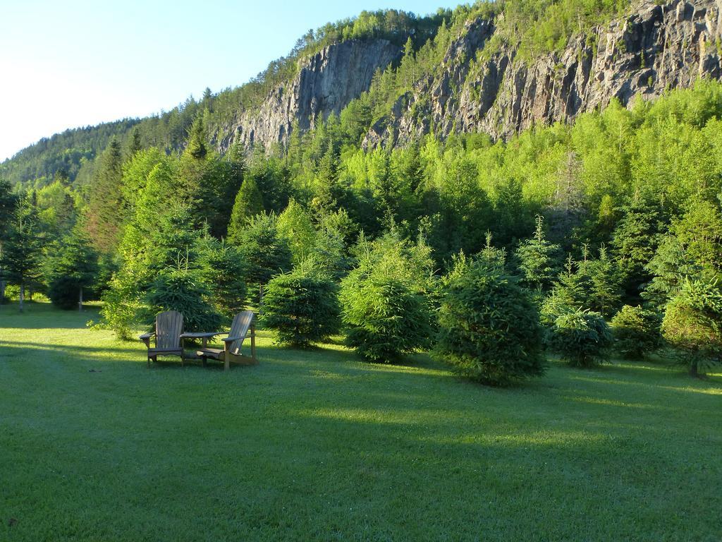 B&B Les Deux Pignons Petit-Saguenay Eksteriør billede