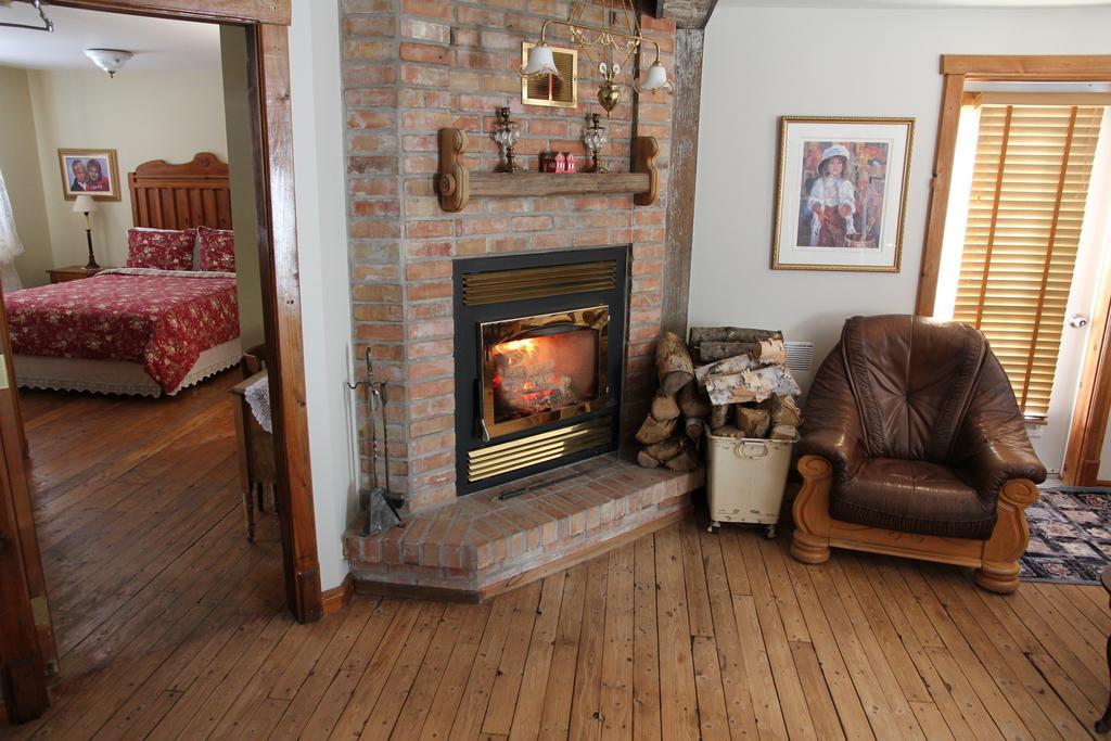 B&B Les Deux Pignons Petit-Saguenay Eksteriør billede