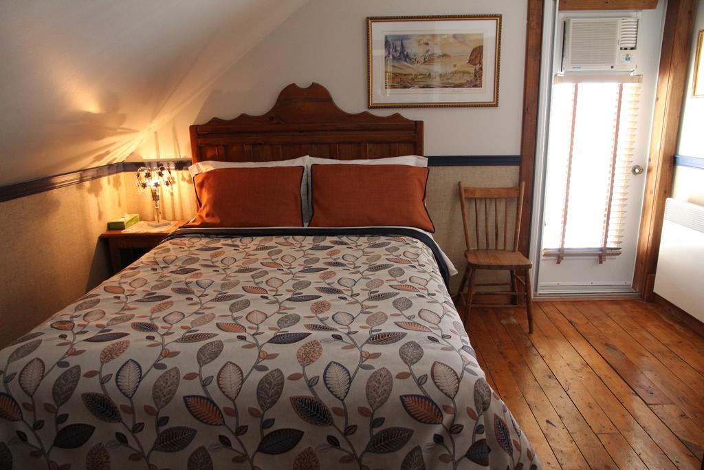 B&B Les Deux Pignons Petit-Saguenay Eksteriør billede