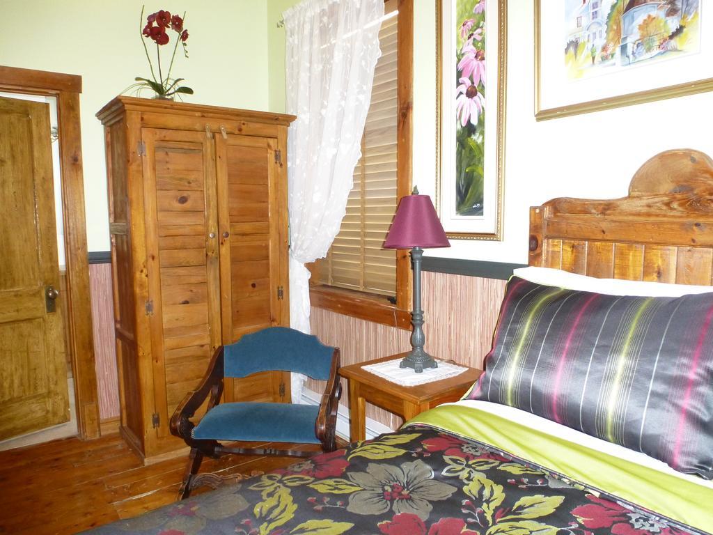 B&B Les Deux Pignons Petit-Saguenay Eksteriør billede