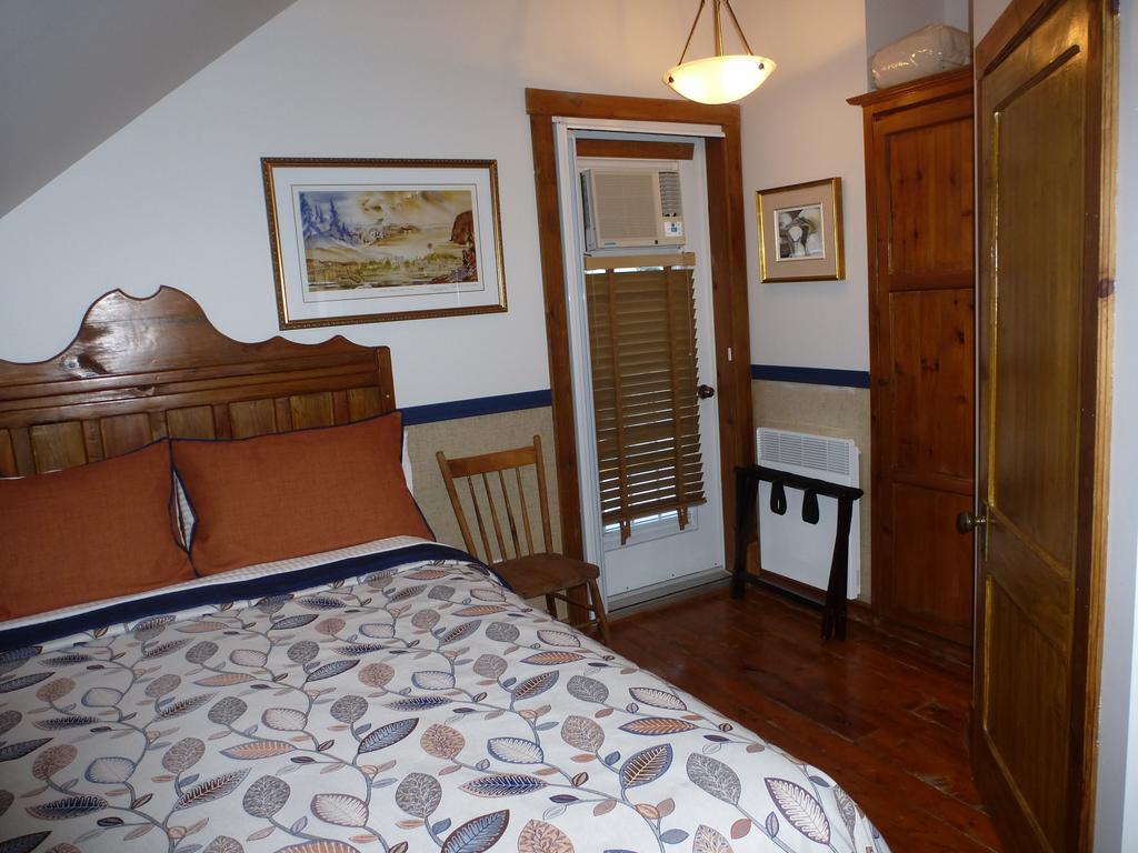 B&B Les Deux Pignons Petit-Saguenay Eksteriør billede