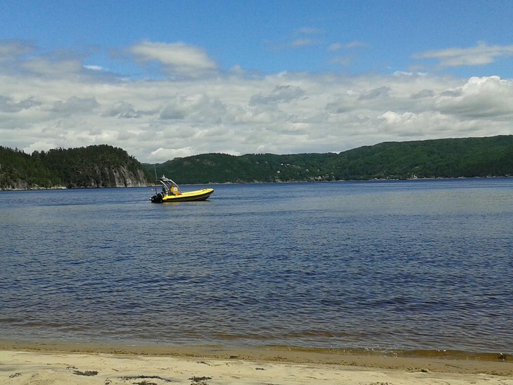 B&B Les Deux Pignons Petit-Saguenay Eksteriør billede